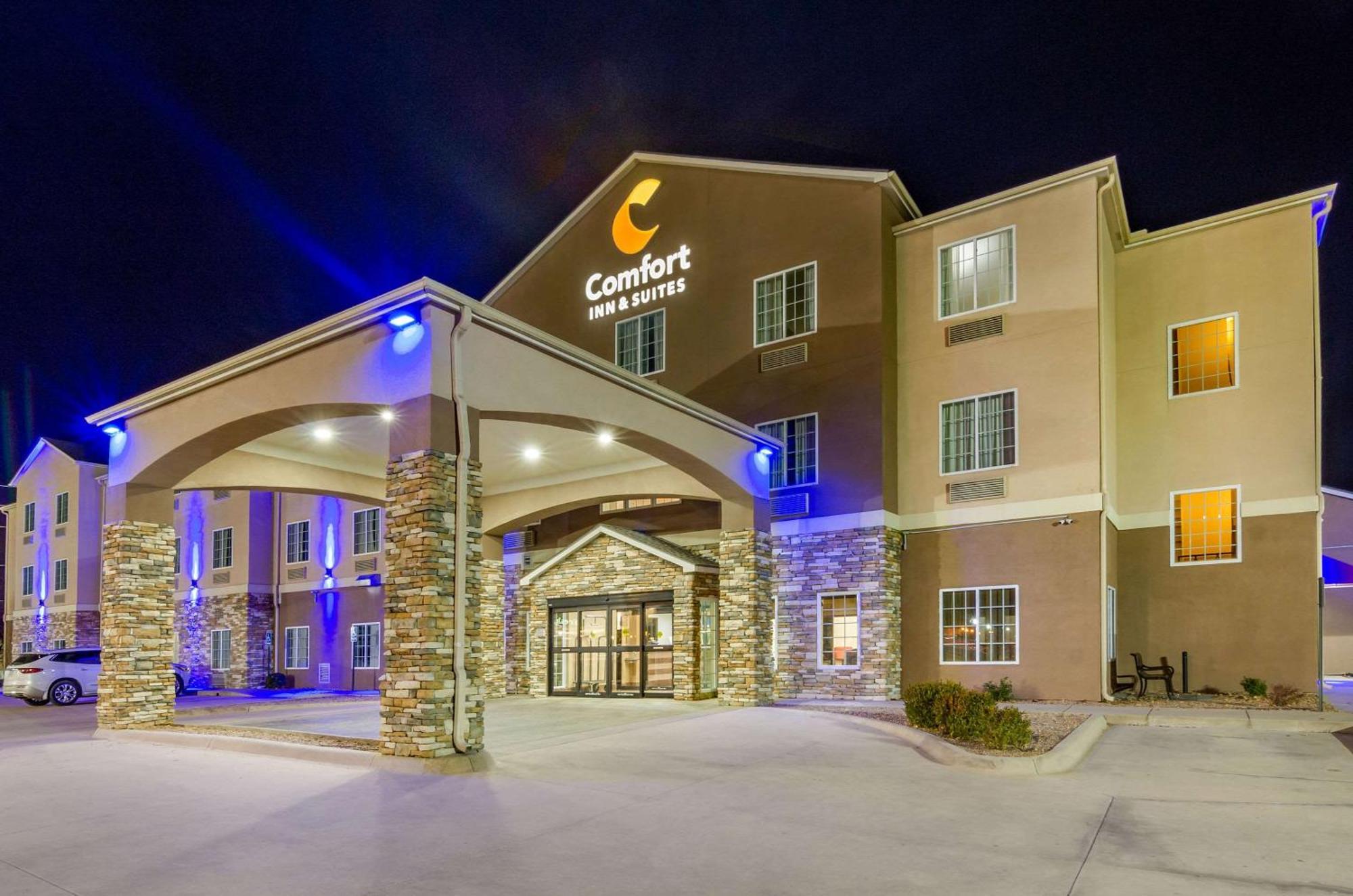 Comfort Inn & Suites Near Bethel College Newton Eksteriør billede