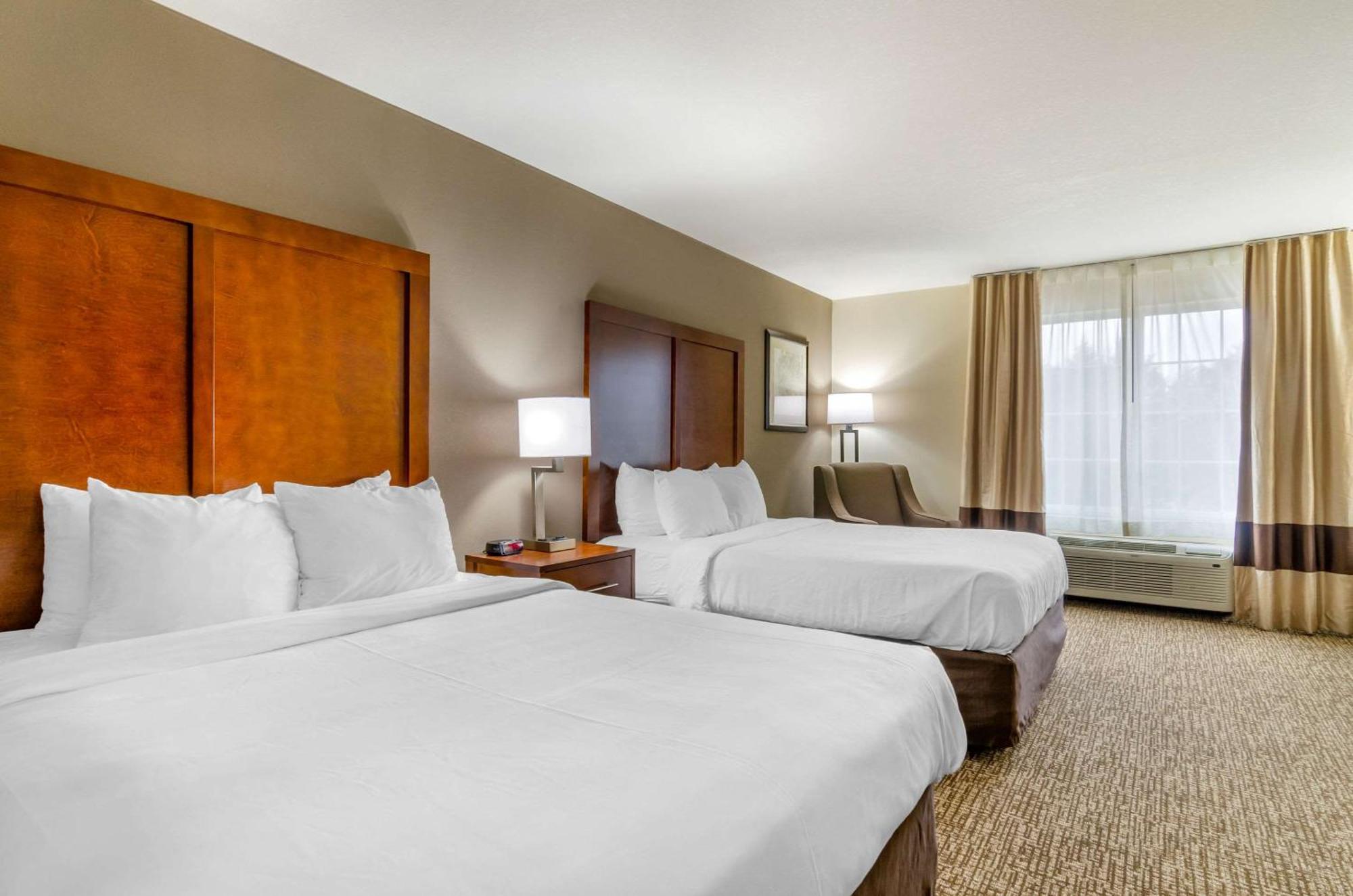 Comfort Inn & Suites Near Bethel College Newton Eksteriør billede