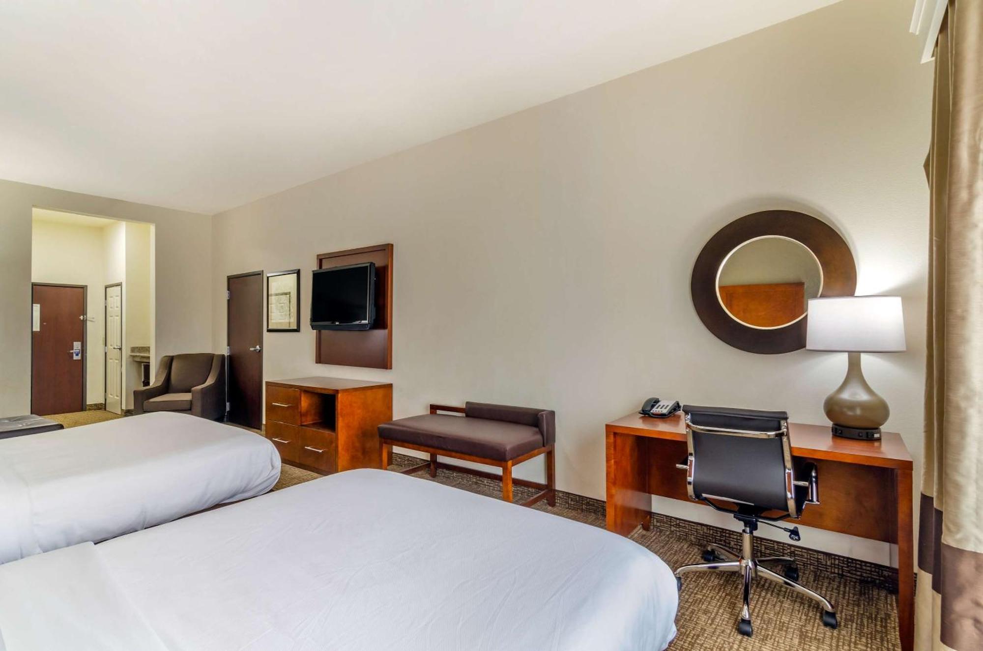 Comfort Inn & Suites Near Bethel College Newton Eksteriør billede