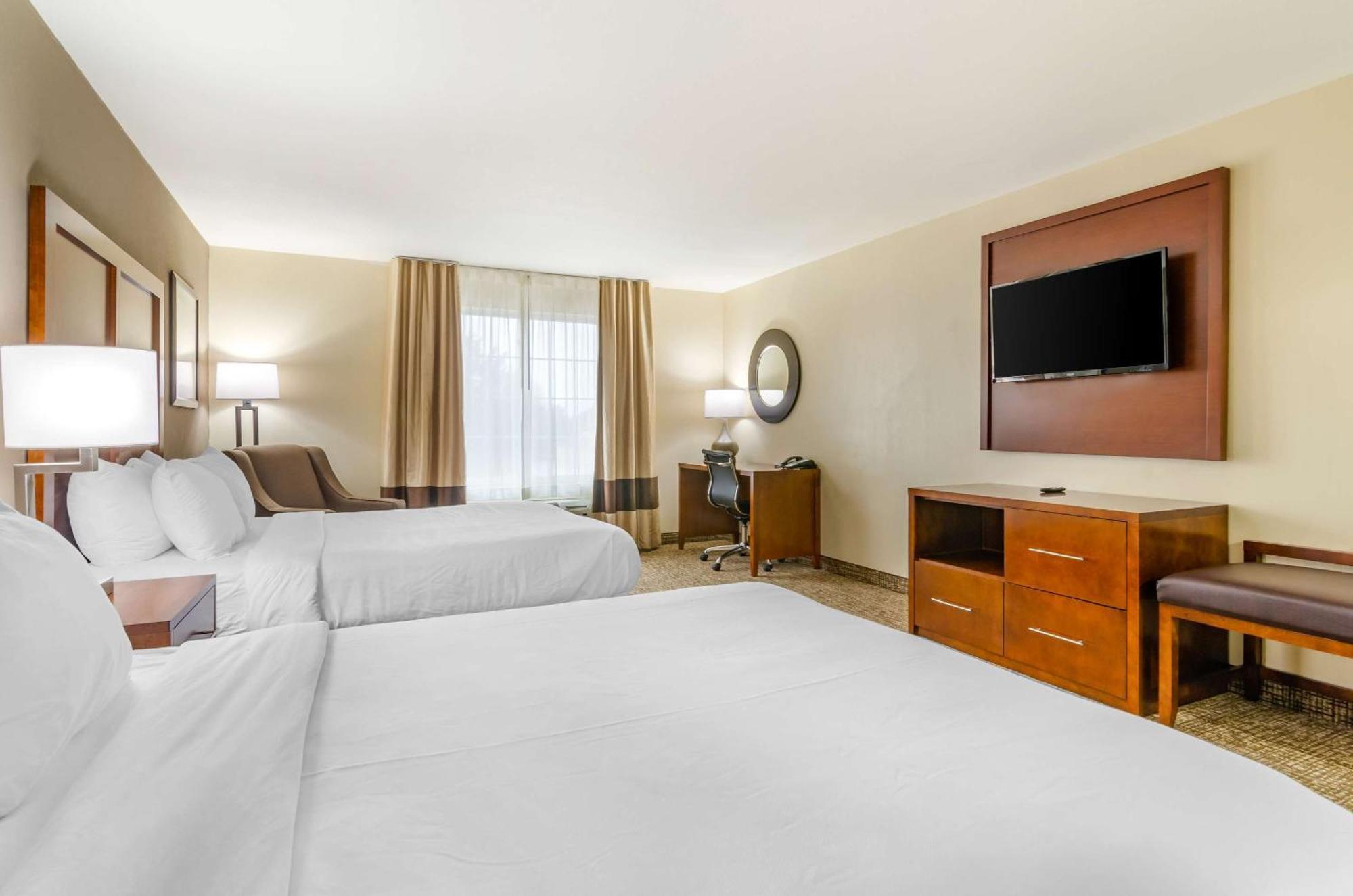 Comfort Inn & Suites Near Bethel College Newton Eksteriør billede